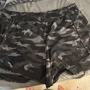 Athleta Women's Black and Gray Camo Athletic Shorts